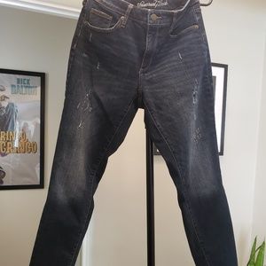 UNIVERSAL THREAD MID RISE JEANS